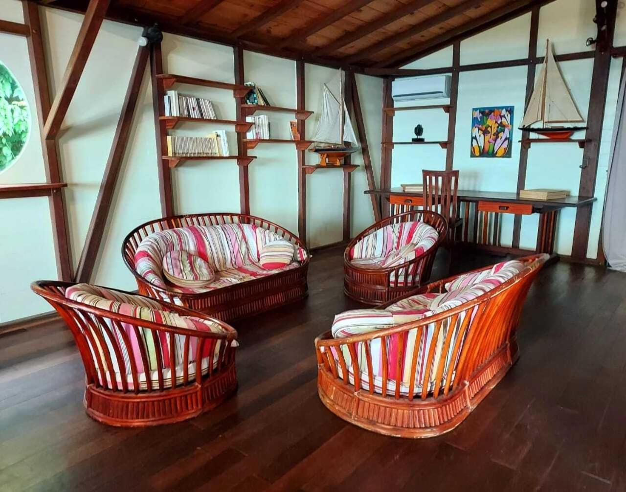 Villa Du Jardin Botanique, Ex. Propriete Coluche Deshaies Exteriör bild